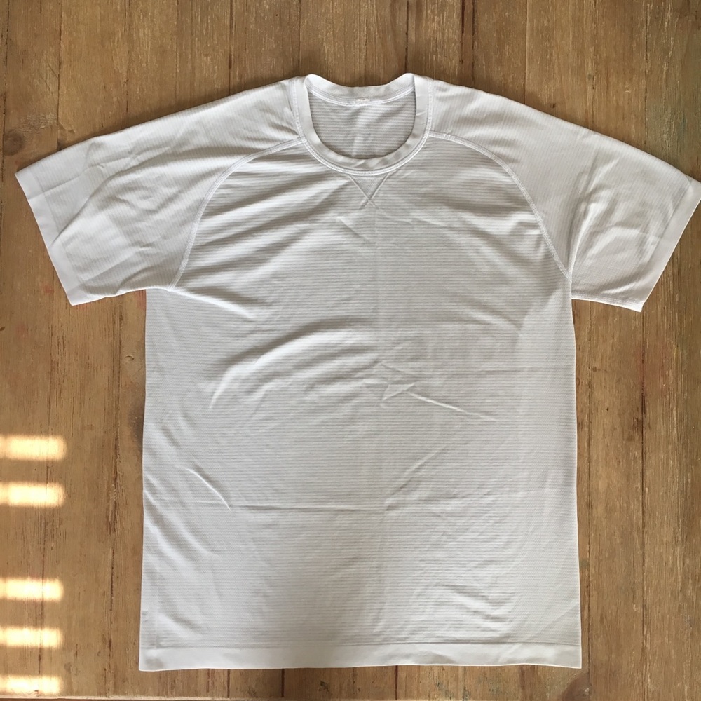 Lululemon white workout shirt